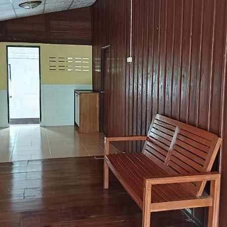 Chanmuang Guesthouse 매홍손 외부 사진