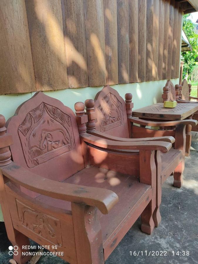 Chanmuang Guesthouse 매홍손 외부 사진
