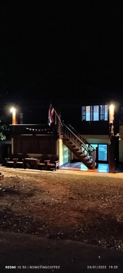 Chanmuang Guesthouse 매홍손 외부 사진